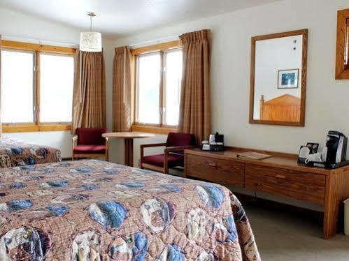 Old Faithful Snow Lodge Екстер'єр фото